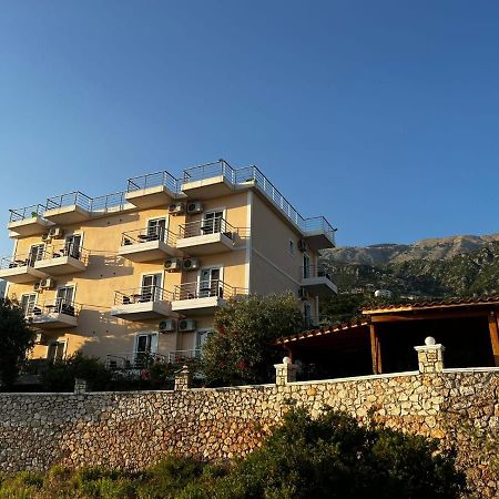 Season Inn Dhërmi Dış mekan fotoğraf