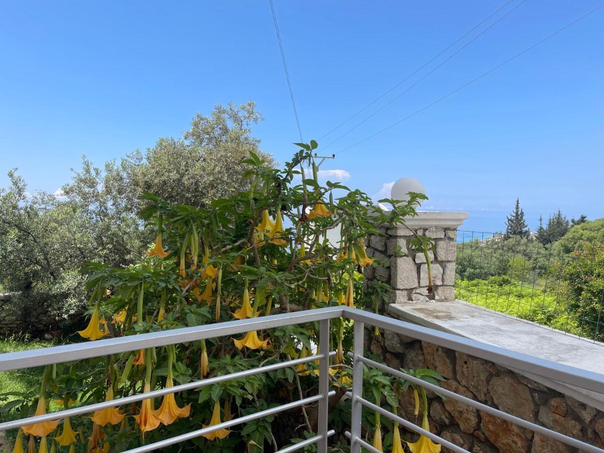 Season Inn Dhërmi Dış mekan fotoğraf
