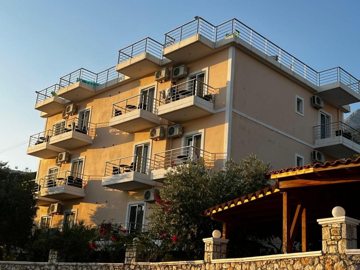 Season Inn Dhërmi Dış mekan fotoğraf