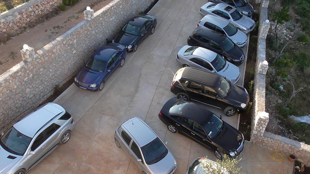 Season Inn Dhërmi Dış mekan fotoğraf