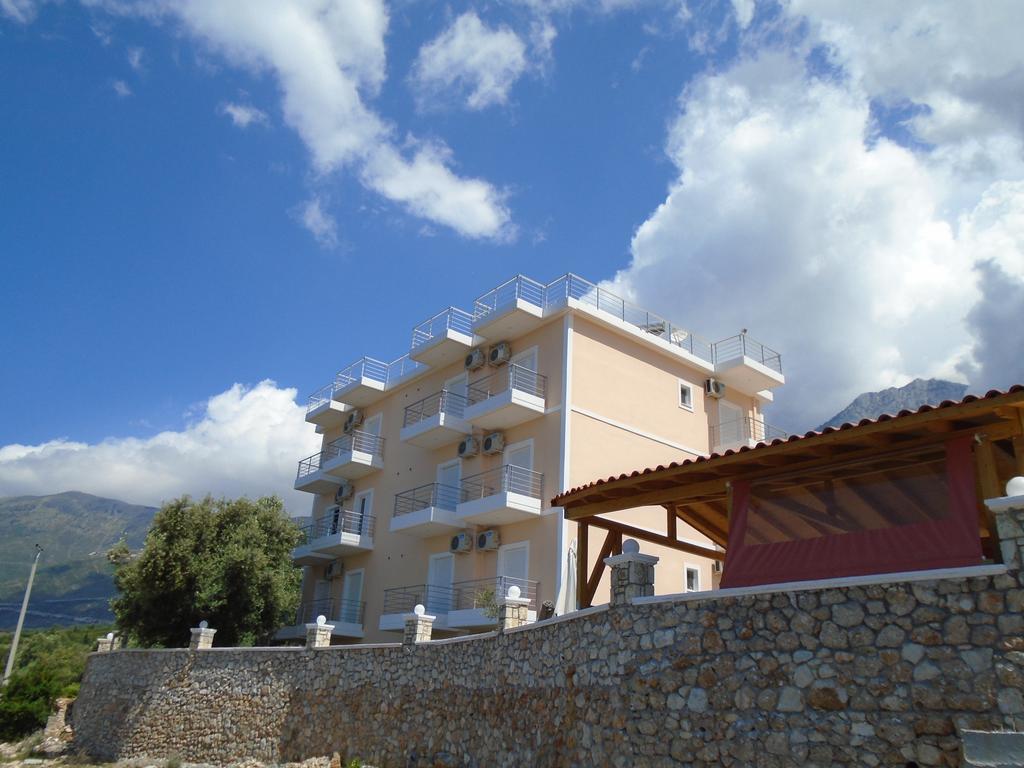 Season Inn Dhërmi Dış mekan fotoğraf