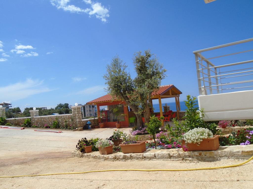 Season Inn Dhërmi Dış mekan fotoğraf