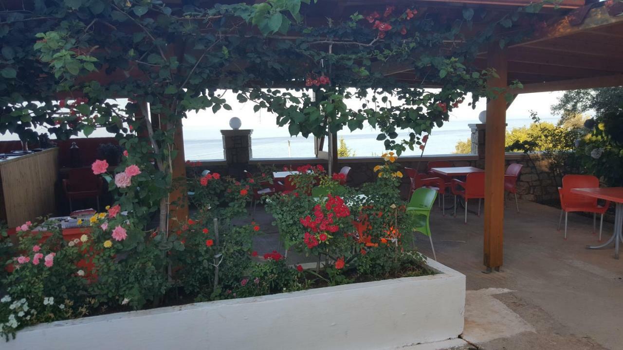 Season Inn Dhërmi Dış mekan fotoğraf