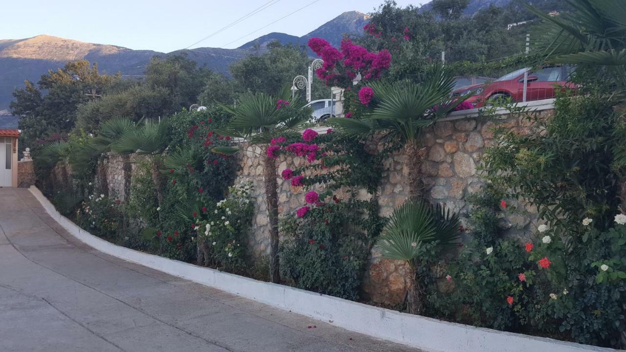 Season Inn Dhërmi Dış mekan fotoğraf
