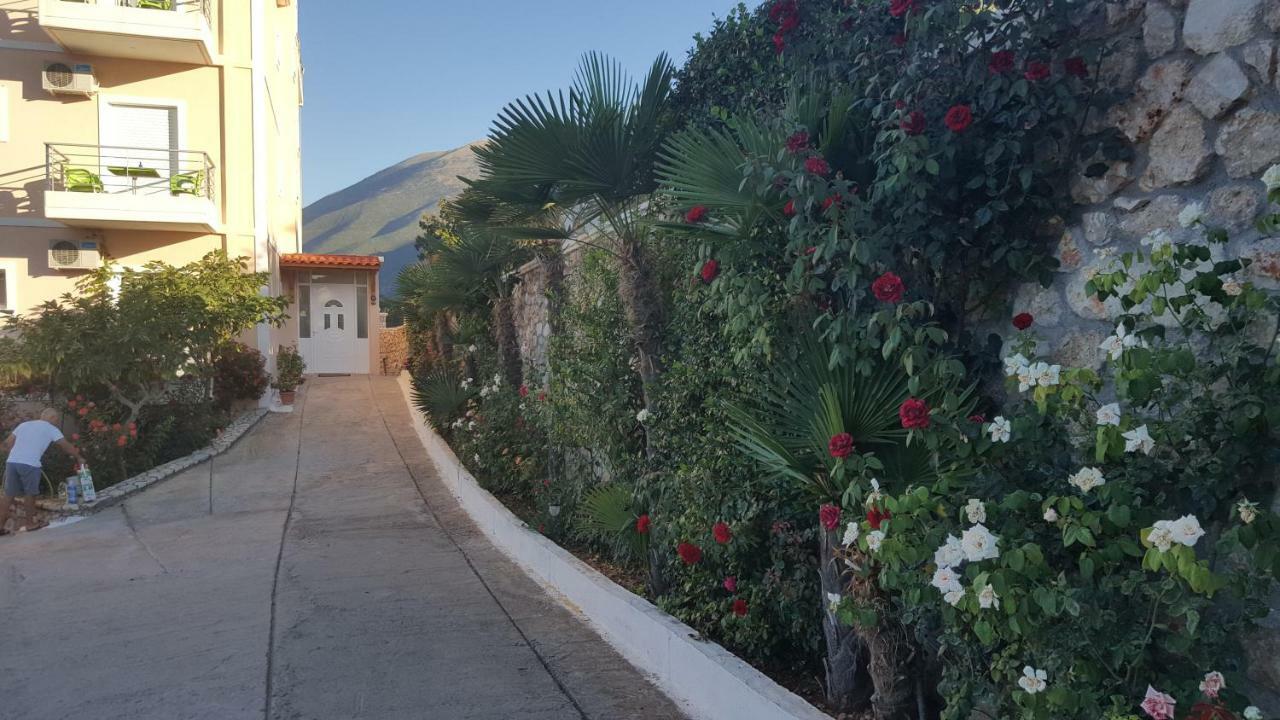 Season Inn Dhërmi Dış mekan fotoğraf