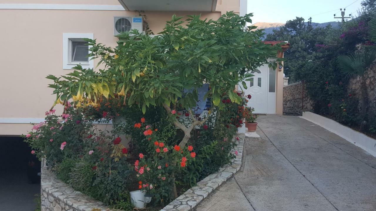 Season Inn Dhërmi Dış mekan fotoğraf